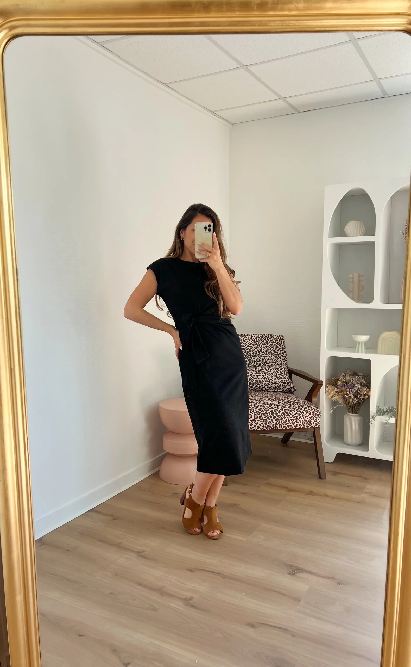 Robe à noeud noire Alba